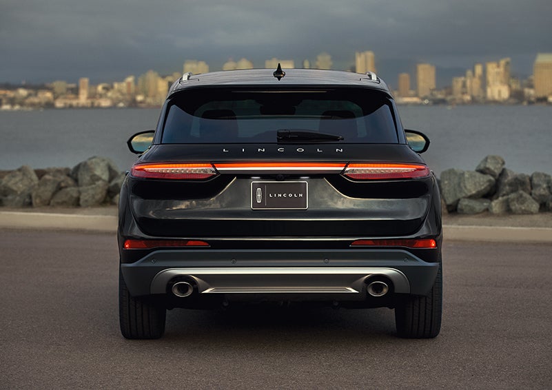 The rear lighting of the 2024 Lincoln Corsair® SUV spans the entire width of the vehicle. | Pilson Lincoln in Mattoon IL