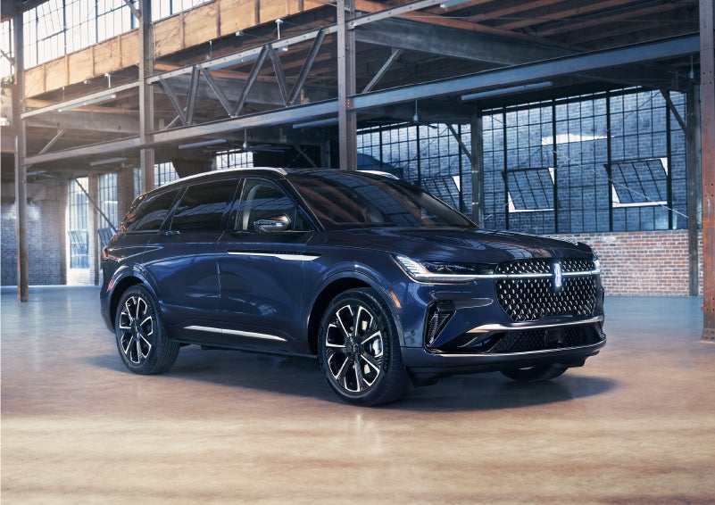 A 2024 Lincoln Nautilus® SUV is parked in an industrial space. | Pilson Lincoln in Mattoon IL